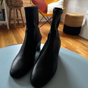 Stuart Weitzman Elegant Black Leather Ankle Booties